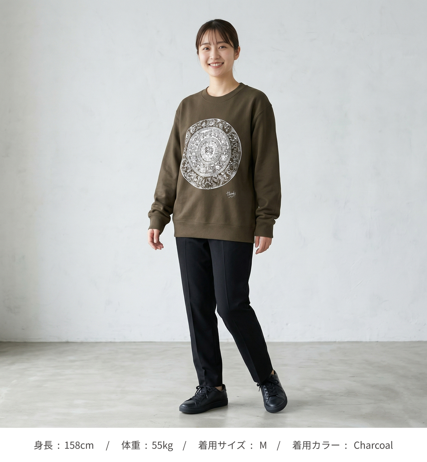 【HOSAKI】バリテイストイラスト スウェット（ホワイトプリント）（DDSTYLE公式）