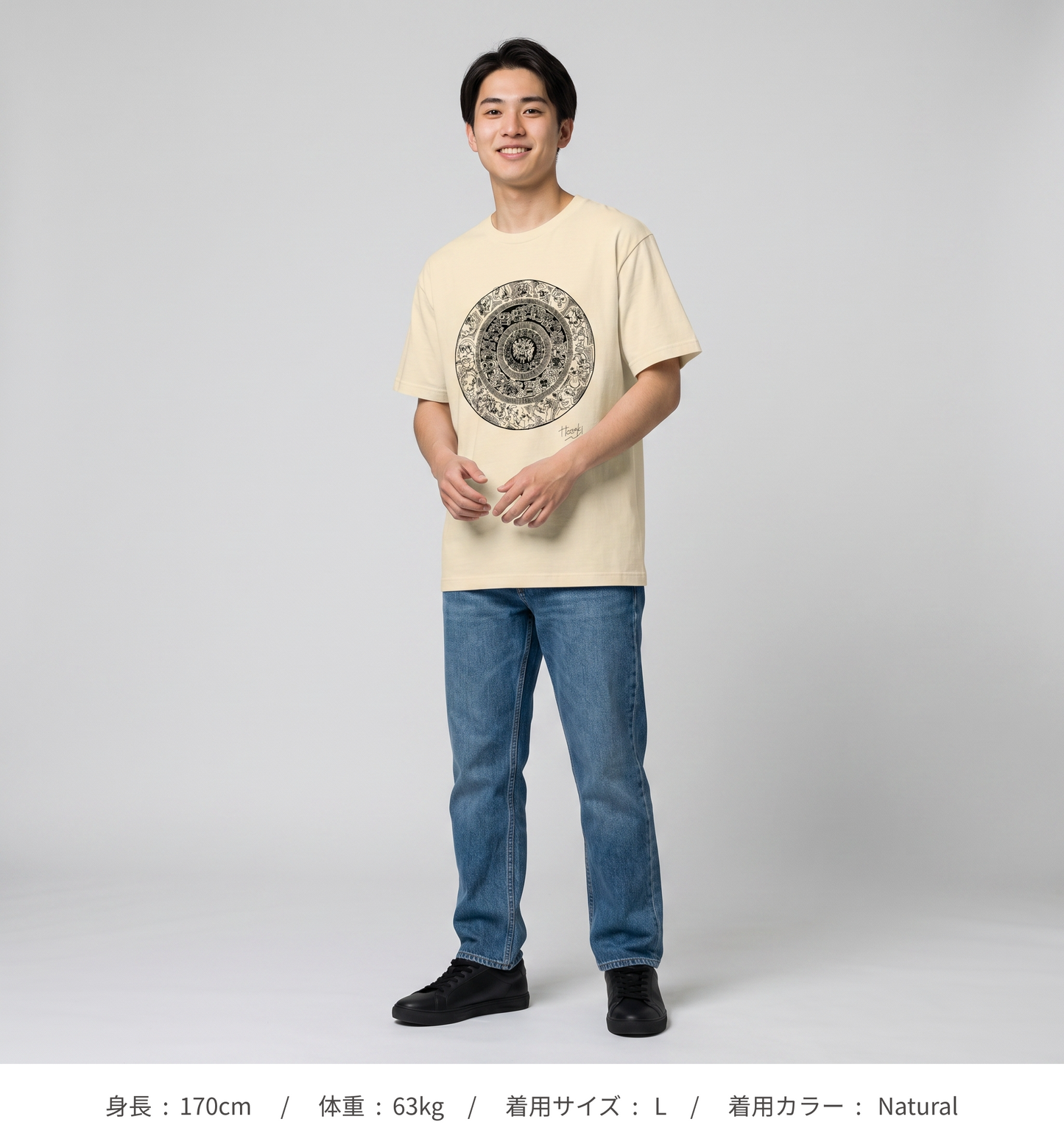 【HOSAKI】バリテイストイラスト Tシャツ（ブラックプリント）（DDSTYLE公式）